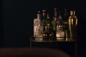difference between liqueur and spirit